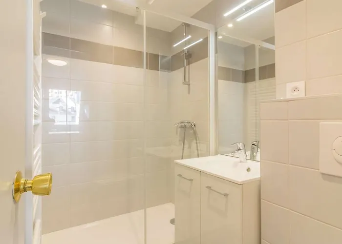 Апартаменты Cosy Avec Balcon, Centre-ville, Proche Telecabine, Wifi Inclus - Fr-1-401-235